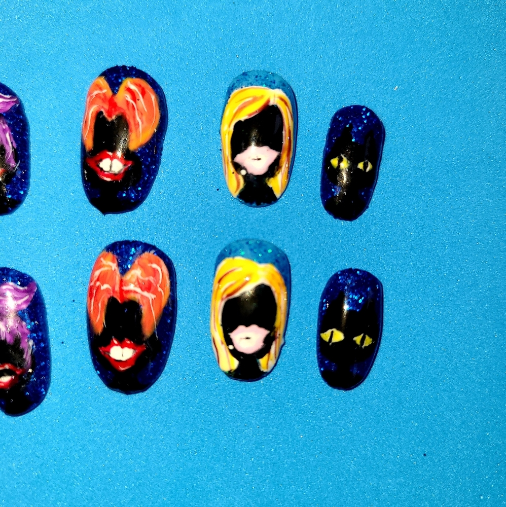 Hocus Pocus - hand painted - Glue/Press on nails - Picture 3 of 4